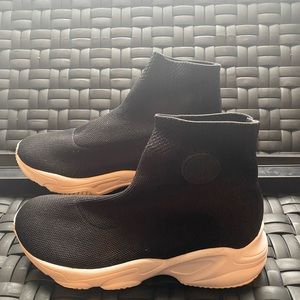 NWOB Antonio Melani Abbi Stretch Knit Sneakers Black Women's Size 8 cute gift.